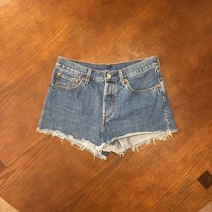 High Rise Levi’s Blue Denim Shorts